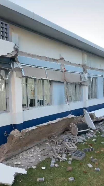 Unidade de saúde deve ficar fechada por 90 dias após queda da laje externa Unidade de saúde deve ficar fechada por 90 dias após queda da laje externa