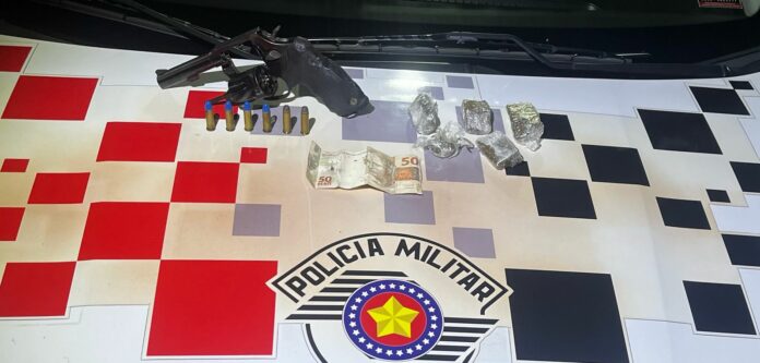 Homem é preso com arma e drogas na zona sul de São José dos Campos