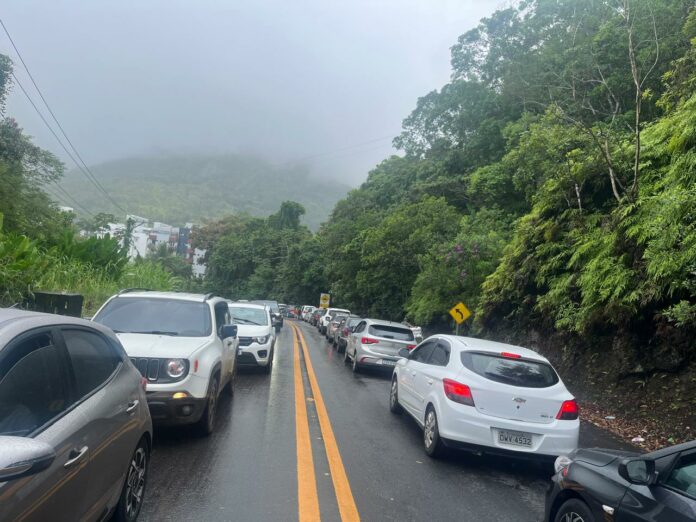Estradas da região registram congestionamento em volta do feriado Estradas da região registram congestionamento em volta do feriado