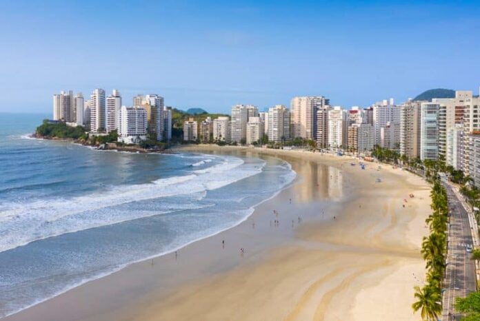 capa-mag_Praias-no-Guaruja-770x515