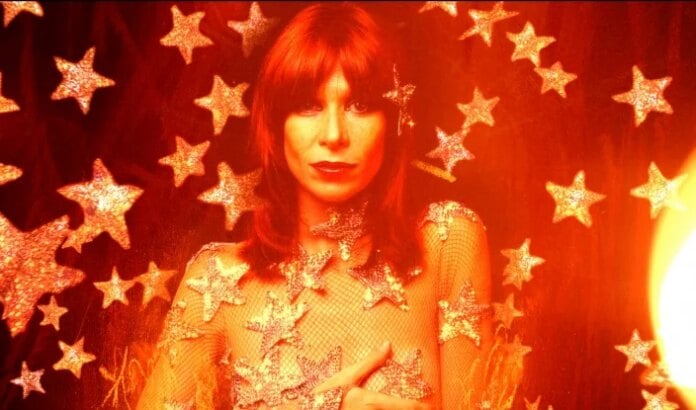 “Ritas”, documentário sobre Rita Lee, divulga data de estreia e cartaz, após abertura do É Tudo Verdade