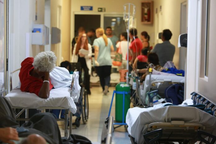Hospital da PUC enfrenta superlotação e pede para população procurar outras unidades