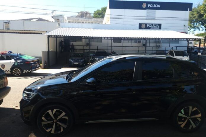 GCM prende dois homens por fingirem ser policiais civis em São José dos Campos GCM prende dois homens por fingirem ser policiais civis em São José dos Campos