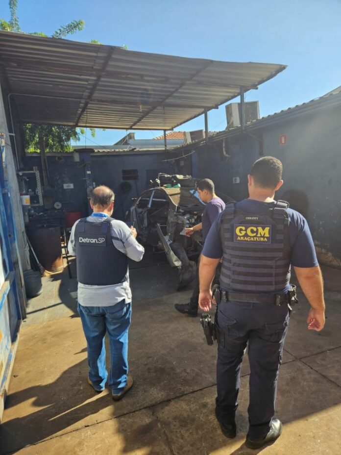 gcm-apoia-operacao-de-fiscalizacao-em-desmanches-credenciados-de-aracatuba Prefeitura de Araçatuba
