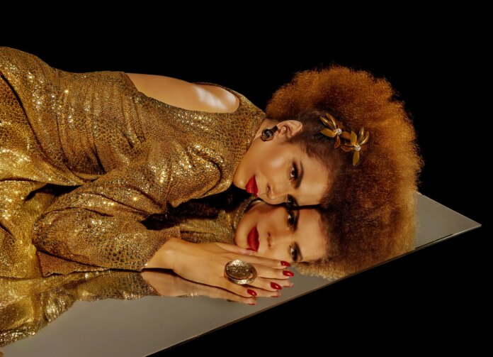 Novo álbum de Vanessa da Mata apresenta diversas faces de uma artista múltipla