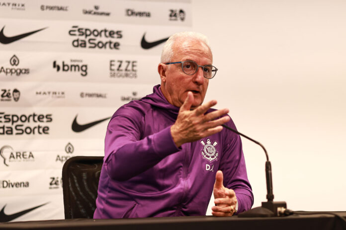 Dorival Junior técnico do Corinthians em coletiva após a partida contra o Grêmio | Maxi Franzoi/AGIF/Folhapress