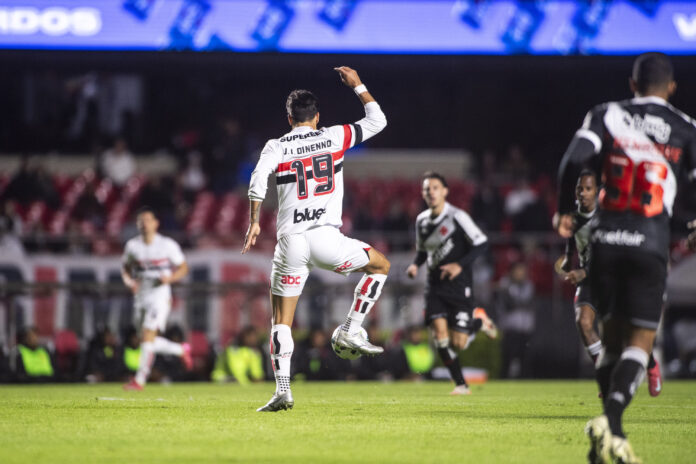 Dinenno faz sua estreia na partida entre Sao Paulo X Vasco, pela decima segunda rodada do Campeonato Brasileiro | LEONARDO DIAS/Agencia Enquadrar/Folhapress