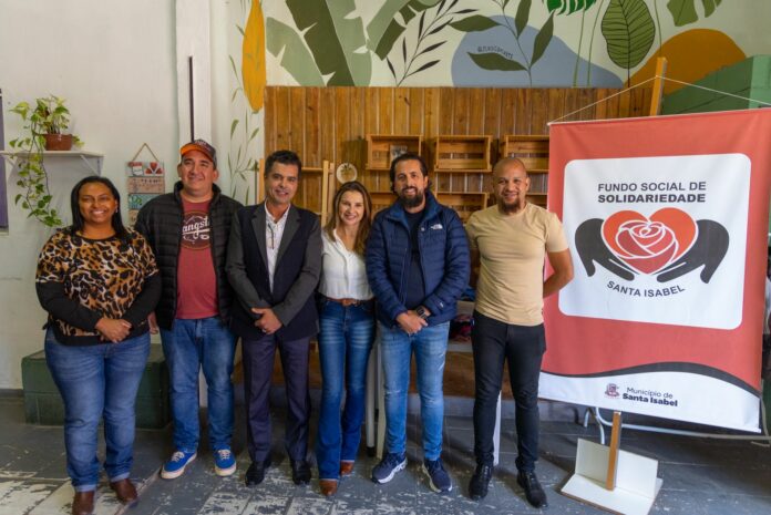 Fundo Social de Solidariedade de Santa Isabel recebe uma tonelada de roupas