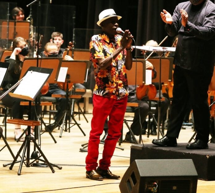 Morre Nelson Fidélis, ícone do samba campineiro, aos 82 anos Morre Nelson Fidélis, ícone do samba campineiro, aos 82 anos