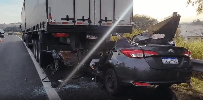 acidente Motorista morre após bater em caminhão na Rodovia