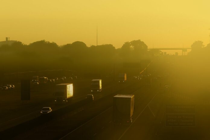 Neblina afeta mais de 160 km da Dutra no Vale do Paraíba; veja os pontos Neblina afeta mais de 160 km da Dutra no Vale do Paraíba; veja os pontos