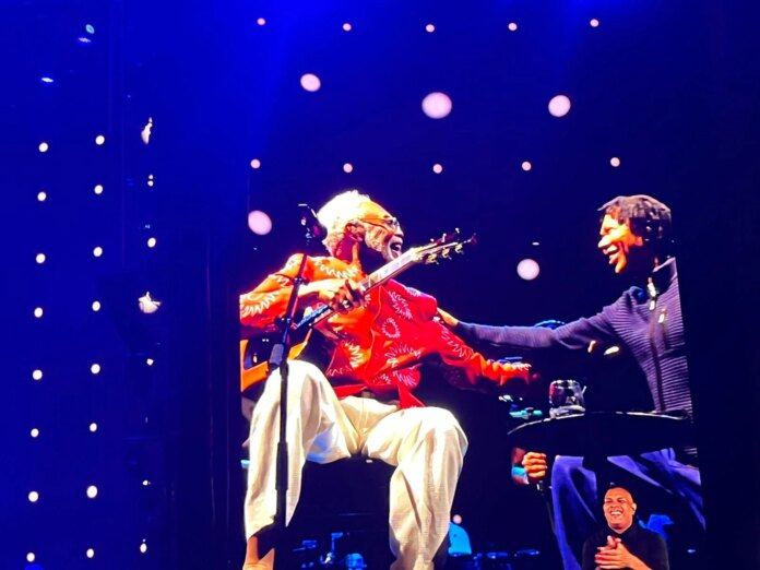 Djavan é atração surpresa no show de Gilberto Gil no Rio de Janeiro