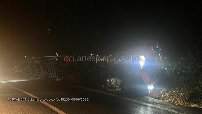 carreta tomba anchieta cubatão