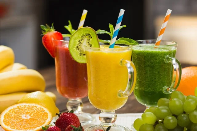 Suco natural é saudável? Novo alerta reforça os riscos do consumo excessivo