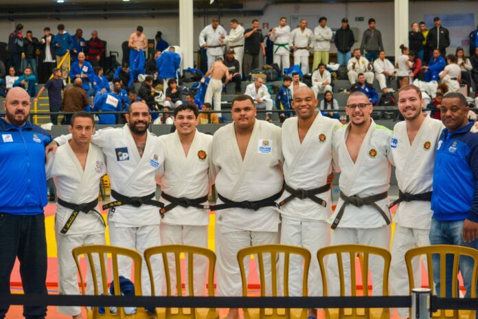 Judô de São José dos Campos fatura títulos por equipes nos Jogos Regionais Judô de São José dos Campos fatura títulos por equipes nos Jogos Regionais