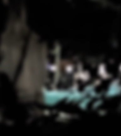 Casal é flagrado fazendo sexo em praça na zona leste de São José; veja VÍDEO