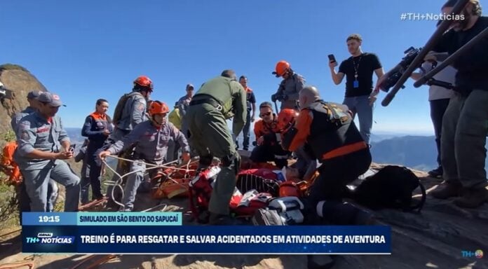 Em simulado inédito, equipes realizam resgate de vítima em área de difícil acesso na Pedra do Baú, em São Bento do Sapucaí Em simulado inédito, equipes realizam resgate de vítima em área de difícil acesso na Pedra do Baú, em São Bento do Sapucaí