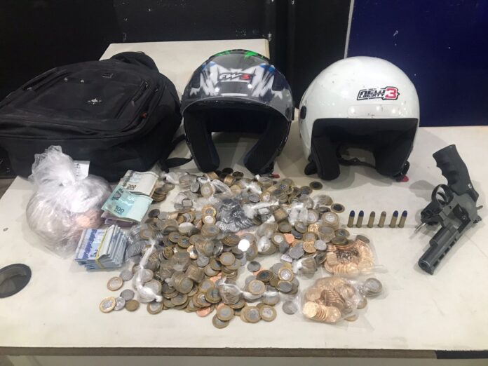 Dupla é presa por roubo em farmácia e uso de moto furtada em Campinas