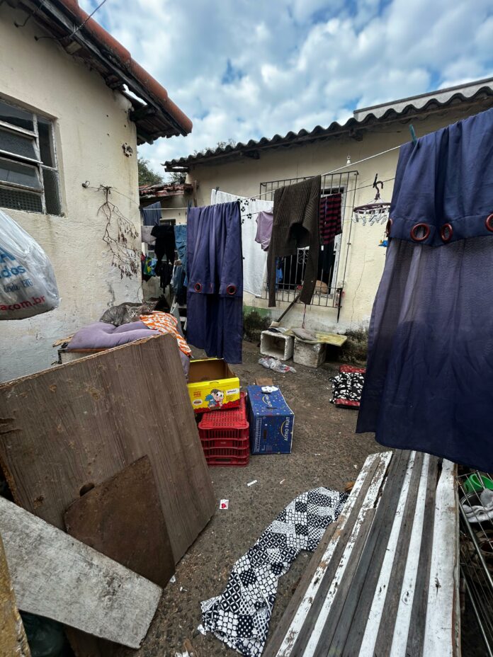 Mulher é agredida e tem os animais de estimação mortos pelo ex-companheiro em Jacareí Mulher é agredida e tem os animais de estimação mortos pelo ex-companheiro em Jacareí
