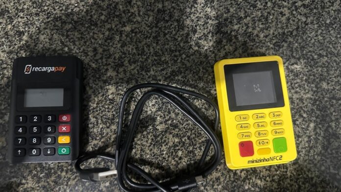 Dupla é presa em flagrante por aplicar golpe com maquininha em Caçapava Dupla é presa em flagrante por aplicar golpe com maquininha em Caçapava