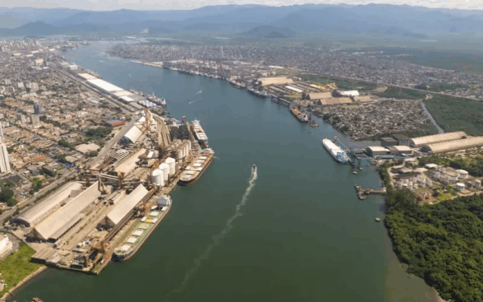 Porto de Santos tem melhor agosto da história e cresce em cargas e contêineres