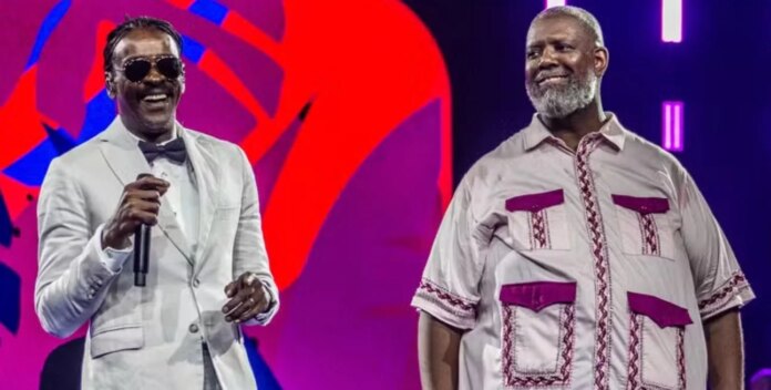 Péricles faz dueto com Seu Jorge em clássico do Fundo de Quintal