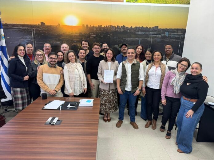 secretaria-de-cultura-e-conselho-de-aracatuba-fazem-entrega-simbolica-de-projetos-que-atualizam-legislacoes-culturais Divulgação