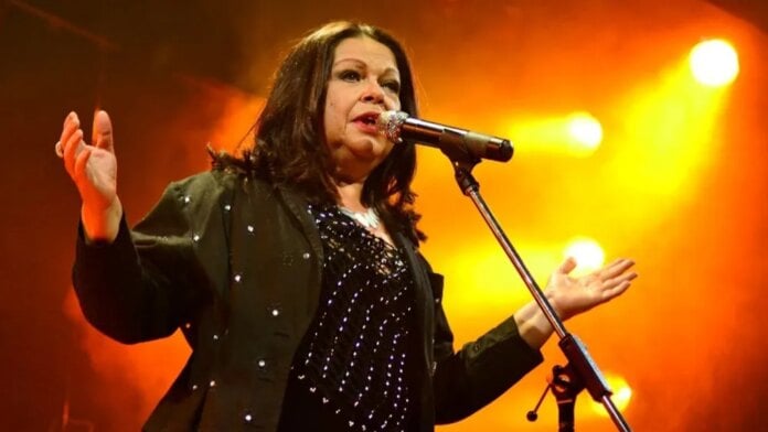 Você conhece a cantora Amelinha, voz e musa de “Frevo Mulher”?