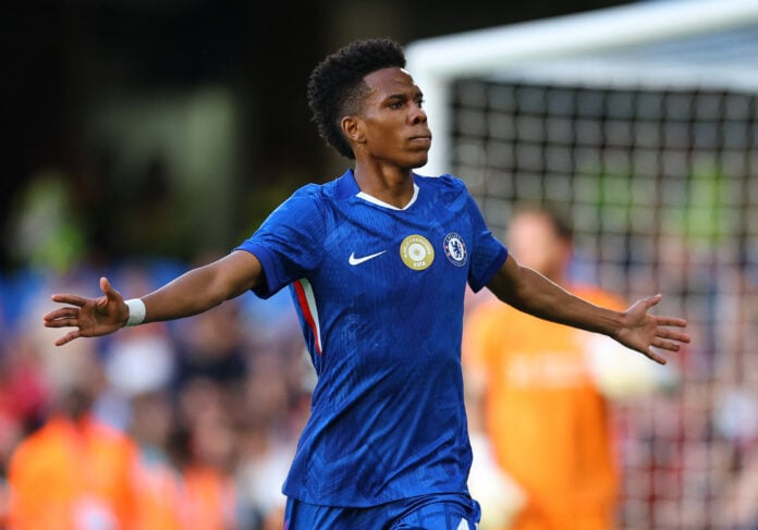 Estevão, do Chelsea, comemora seu primeiro gol. Imagens de ação via Reuters/Andrew Boyers