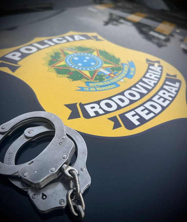 Casal de peruanos é preso em flagrante por furtos em comércios no Vale do Paraíba Casal de peruanos é preso em flagrante por furtos em comércios no Vale do Paraíba