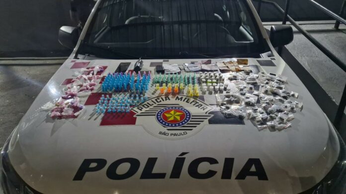 Homem é preso com quase 300 porções de drogas na zona norte de São José