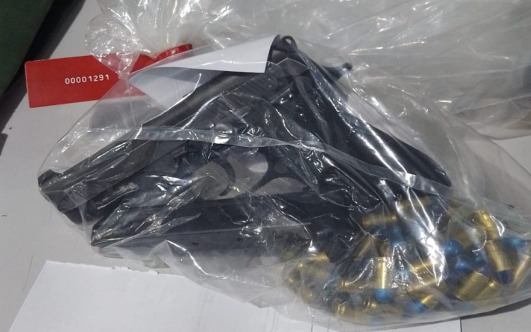 Polícia prende homem com pistola de numeração raspada em Jacareí Polícia prende homem com pistola de numeração raspada em Jacareí