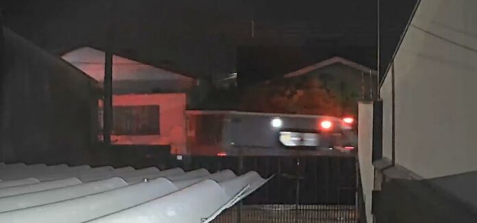 m homem de 33 anos foi morto a facadas na madrugada de domingo (24/08), em Nova Odessa. A Polícia Militar, que foi acionada por testemunhas que localizaram o corpo