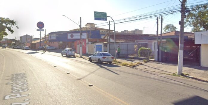 Dono de bar é atacado com ferramenta em Jacareí; polícia investiga como tentativa de homicídio Dono de bar é atacado com ferramenta em Jacareí; polícia investiga como tentativa de homicídio