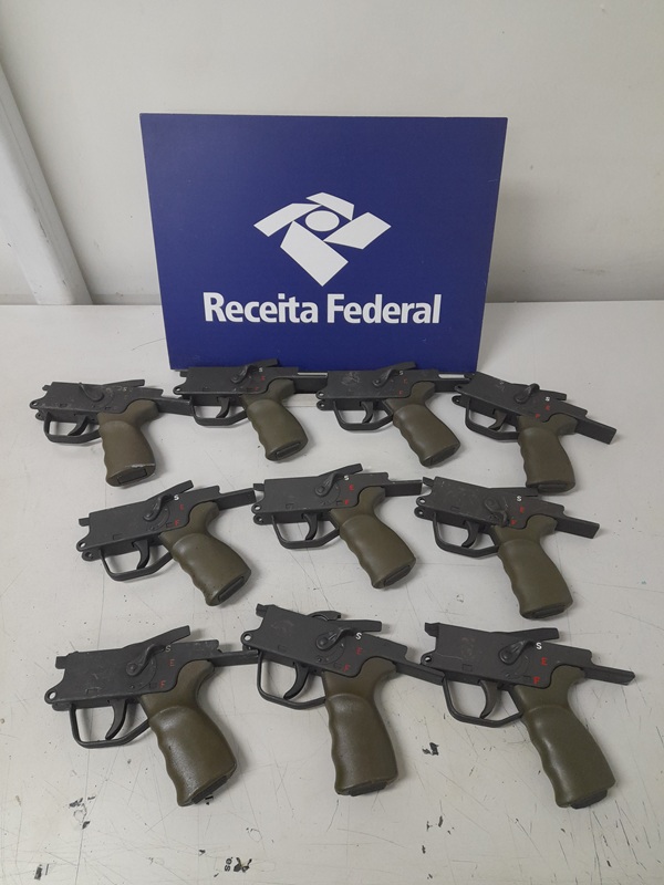 Receita Federal intercepta mais de mil peças de armas importadas em Viracopos Receita Federal intercepta mais de mil peças de armas importadas em Viracopos