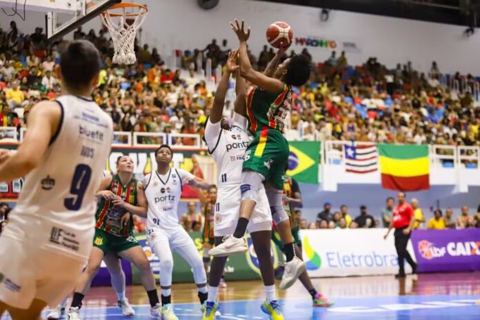 São José é eliminado e dá adeus à LBF após derrota para o Sampaio Basquete São José é eliminado e dá adeus à LBF após derrota para o Sampaio Basquete