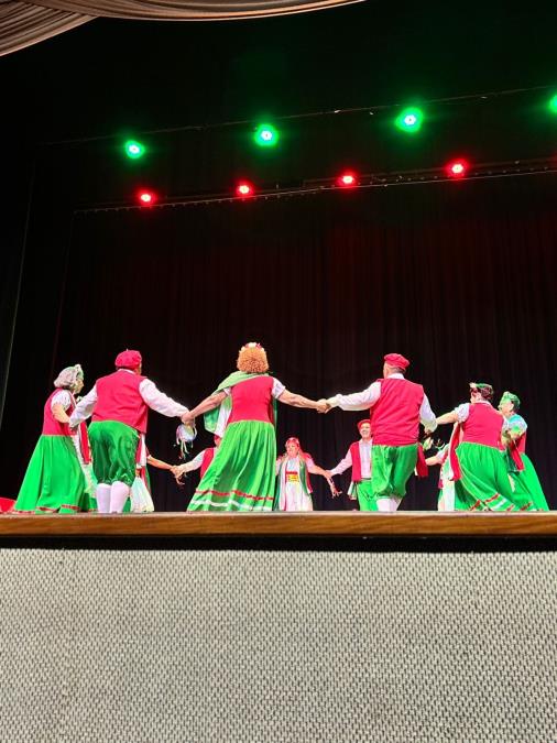 Idosos de Taubaté apresentam espetáculo de dança no Sesc com mais de 100 participantes Idosos de Taubaté apresentam espetáculo de dança no Sesc com mais de 100 participantes