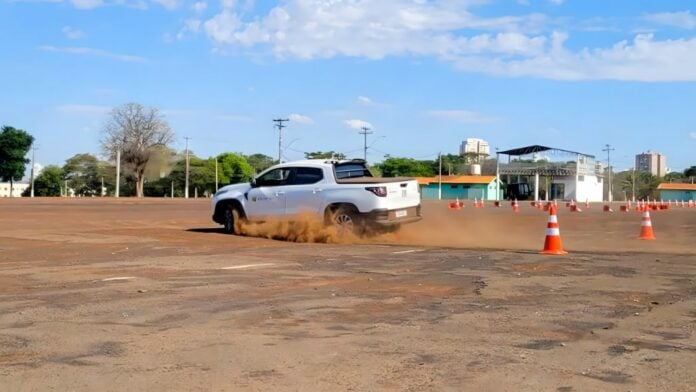 prefeitura-de-aracatuba-promove-curso-de-direcao-defensiva-para-empresa-de-tecnologia Divulgação
