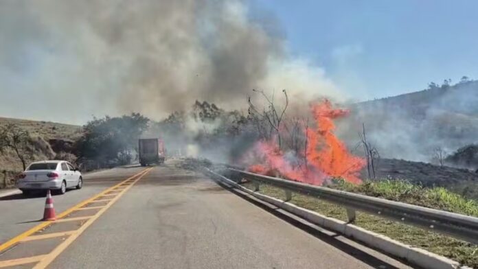 Incêndio consome 19 hectares de mata em São Luiz do Paraitinga