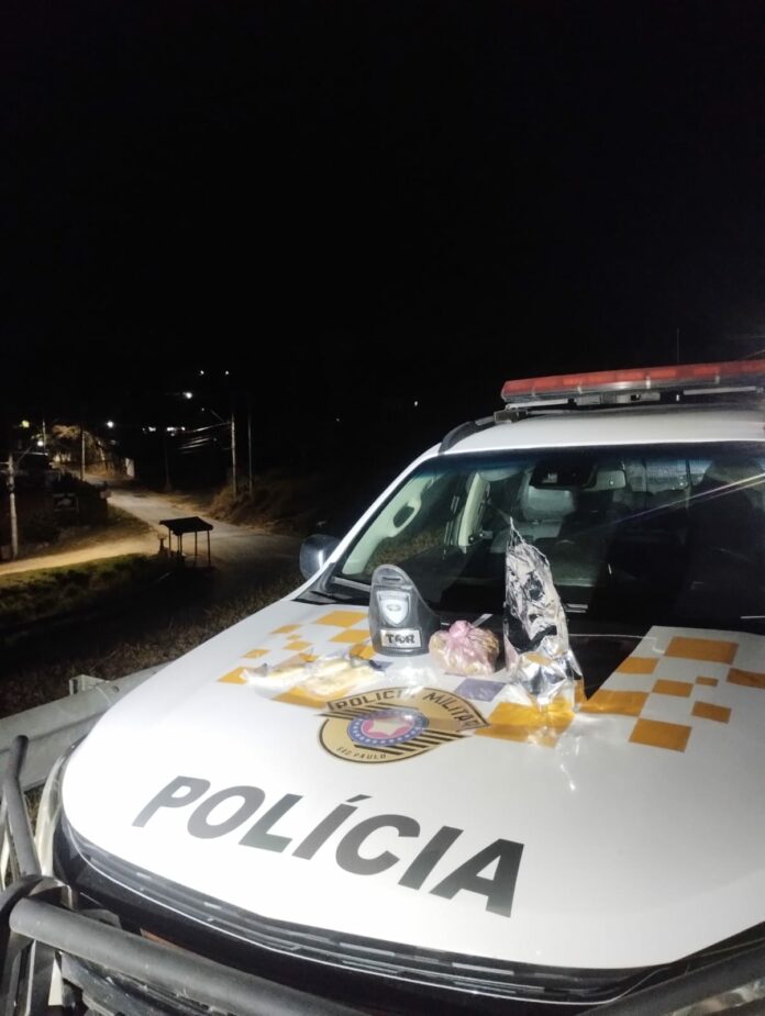 Polícia apreende drogas avaliadas em R$ 64 mil na Carvalho Pinto, em São José