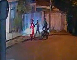 Dupla armada rende motoboy e rouba até mochila de entrega no Proença, em Campinas