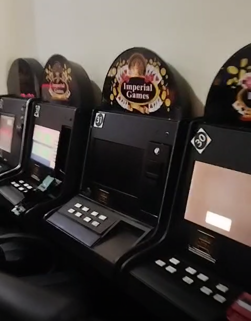 Polícia fecha bingo ilegal com máquinas caça-níqueis no centro de Campinas Polícia fecha bingo ilegal com máquinas caça-níqueis no centro de Campinas