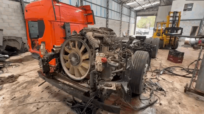 Polícia desmonta esquema de desmanche de caminhões e prende quatro em Bragança Paulista Polícia desmonta esquema de desmanche de caminhões e prende quatro em Bragança Paulista