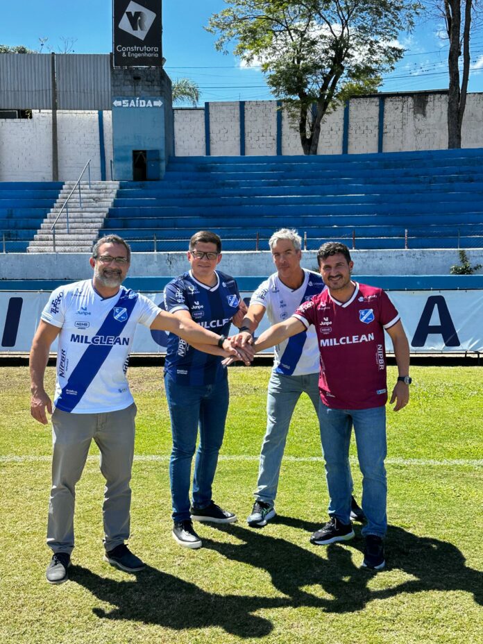 Vitor Rodolfo Pereira toma posse como novo presidente do Taubaté Vitor Rodolfo Pereira toma posse como novo presidente do Taubaté