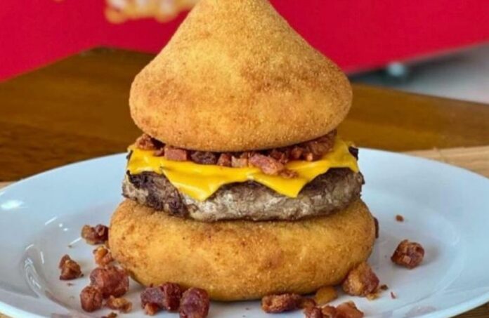 Aprenda a preparar a deliciosa receita de Coxiburger da Imperial Salgados