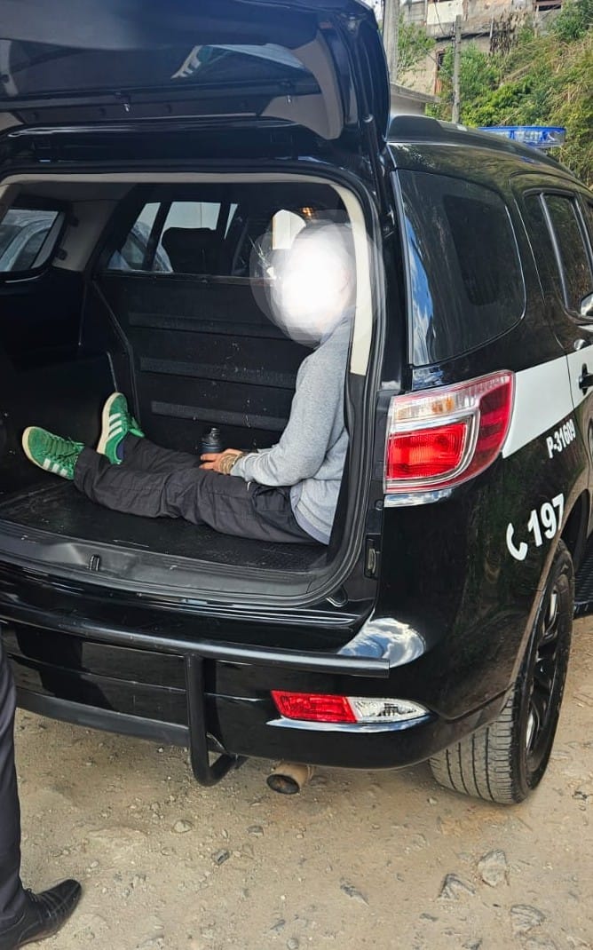 Jovem é preso em Campos do Jordão suspeito de vender drogas pelas redes sociais Jovem é preso em Campos do Jordão suspeito de vender drogas pelas redes sociais