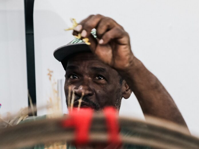 WhatsApp Image 2025-09-12 at 14.44.49 Crédito: Rafaela Cândido | série Mãos que transformam