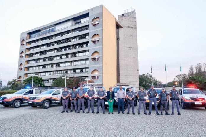 Prefeito Gustavo Martinelli participa da entrega de viaturas para Polícia Civil e Militar em Jundiaí Prefeito Gustavo Martinelli participa da entrega de viaturas para Polícia Civil e Militar em Jundiaí