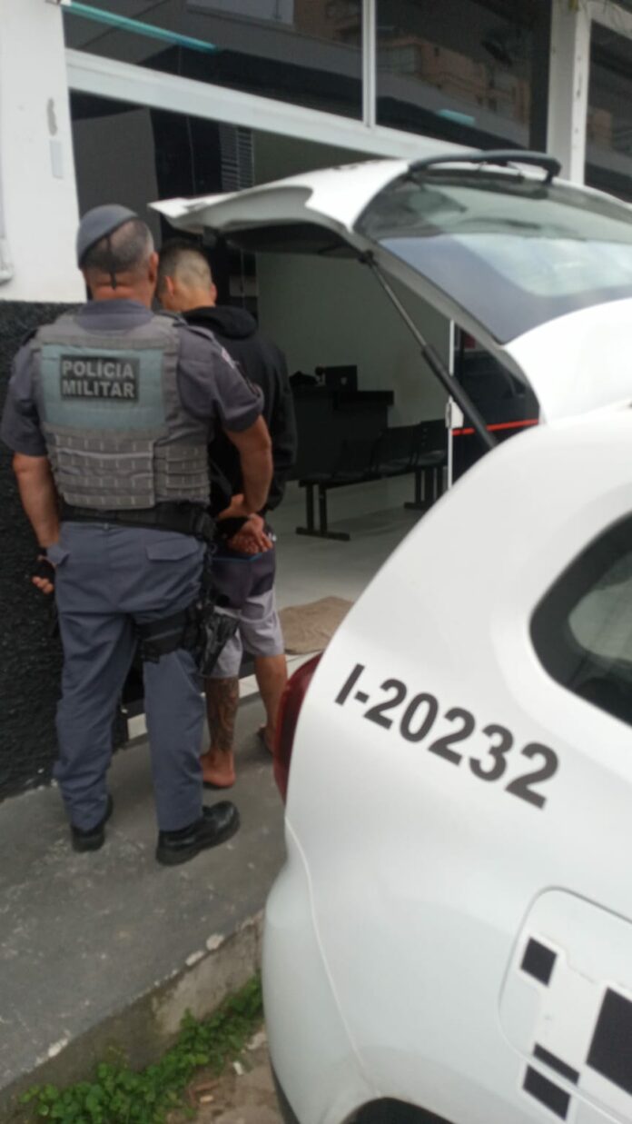 Jovem é preso por tráfico de drogas e posse ilegal de arma de fogo em Caraguatatuba