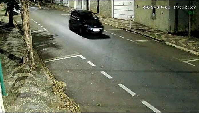 WhatsApp Video 2025-09-04 at 18.02.15 - frame at 0m9s Após ataque à Procuradoria, rádio tradicional de Araras é alvo de tiroteio; Polícia Civil investiga se há ligação entre os casos.